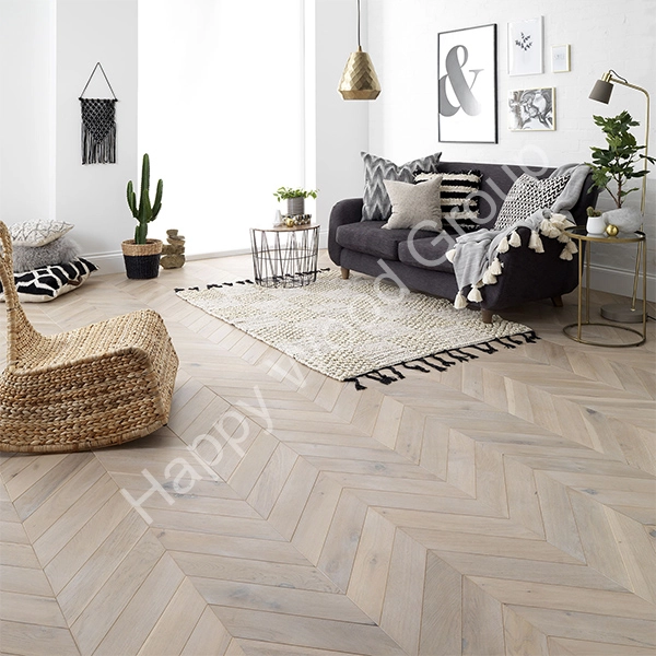 Understand the characteristics and selection points of Chevron patterned oak engineered hardwood flooring